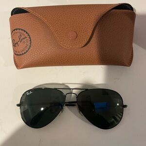 Black Rayban aviators
